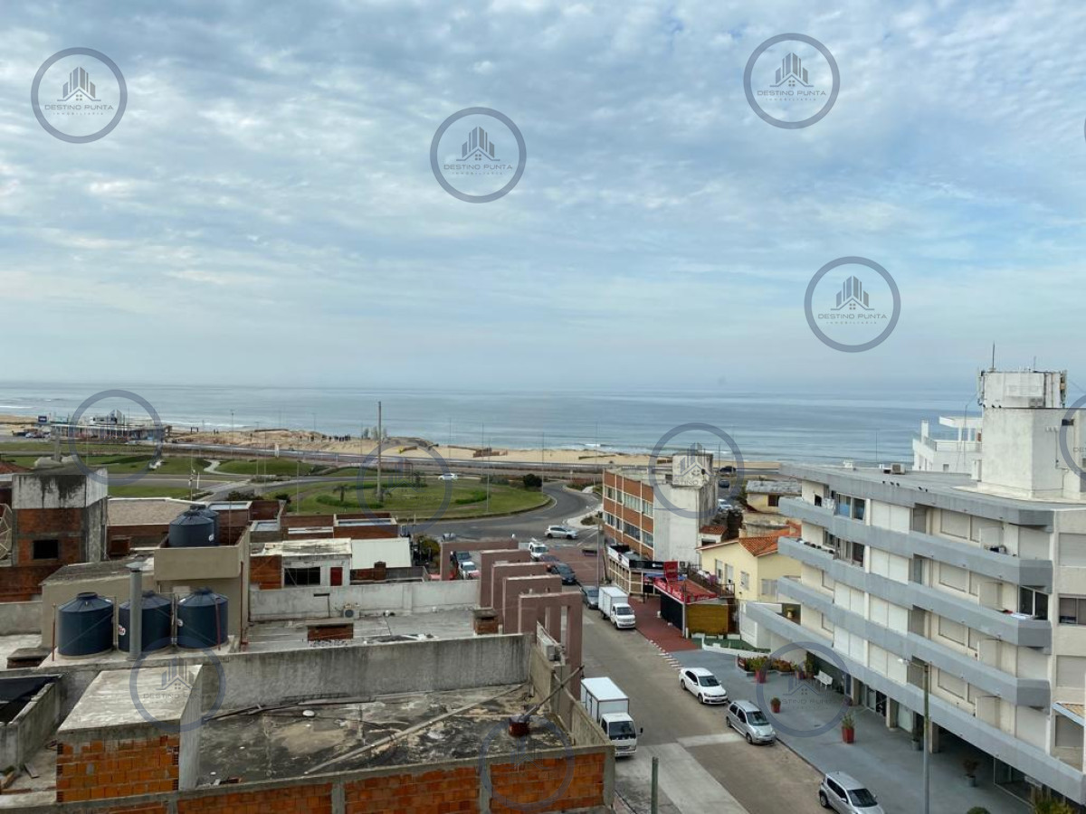 Apartamento ID.2107 - Apartamento de 3 Dormitorios y Parrillero en Alquiler, Playa Mansa Punta del Este
