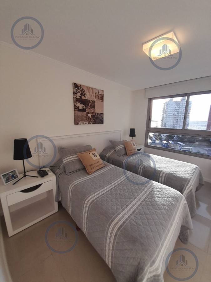 Apartamento ID.2949 - Apartamento en Alquiler de 3 Dormitorios en Punta del este, Torre Imperiale