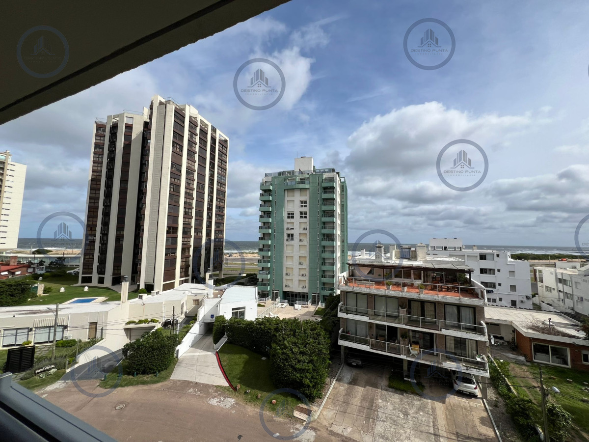Apartamento ID.1756 - Apartamento de 2 Dormitorios a una Cuadra del Mar, Playa Brava Punta del Este