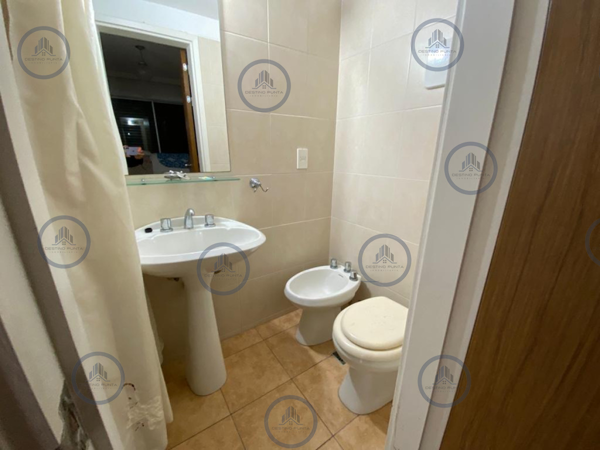 Apartamento ID.2107 - Apartamento de 3 Dormitorios y Parrillero en Alquiler, Playa Mansa Punta del Este