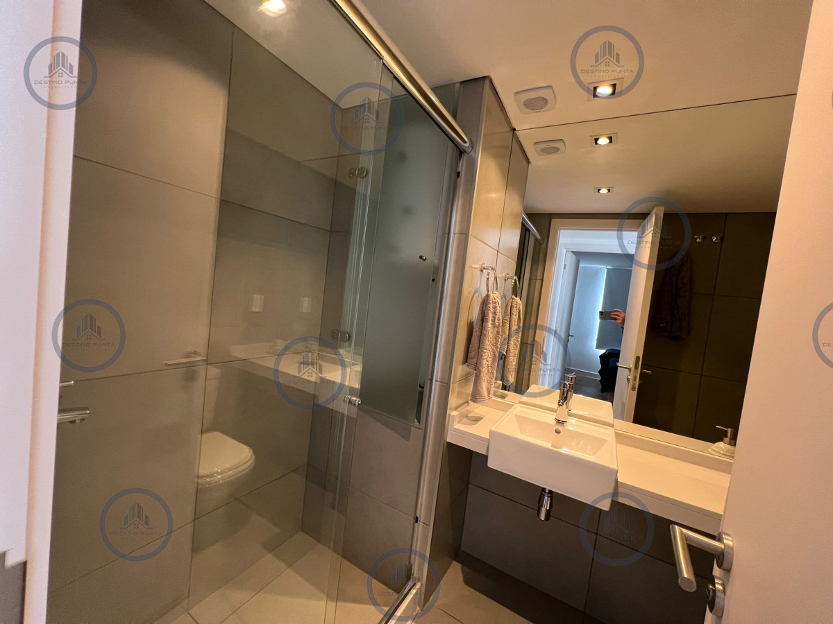 Apartamento ID.1756 - Apartamento de 2 Dormitorios a una Cuadra del Mar, Playa Brava Punta del Este