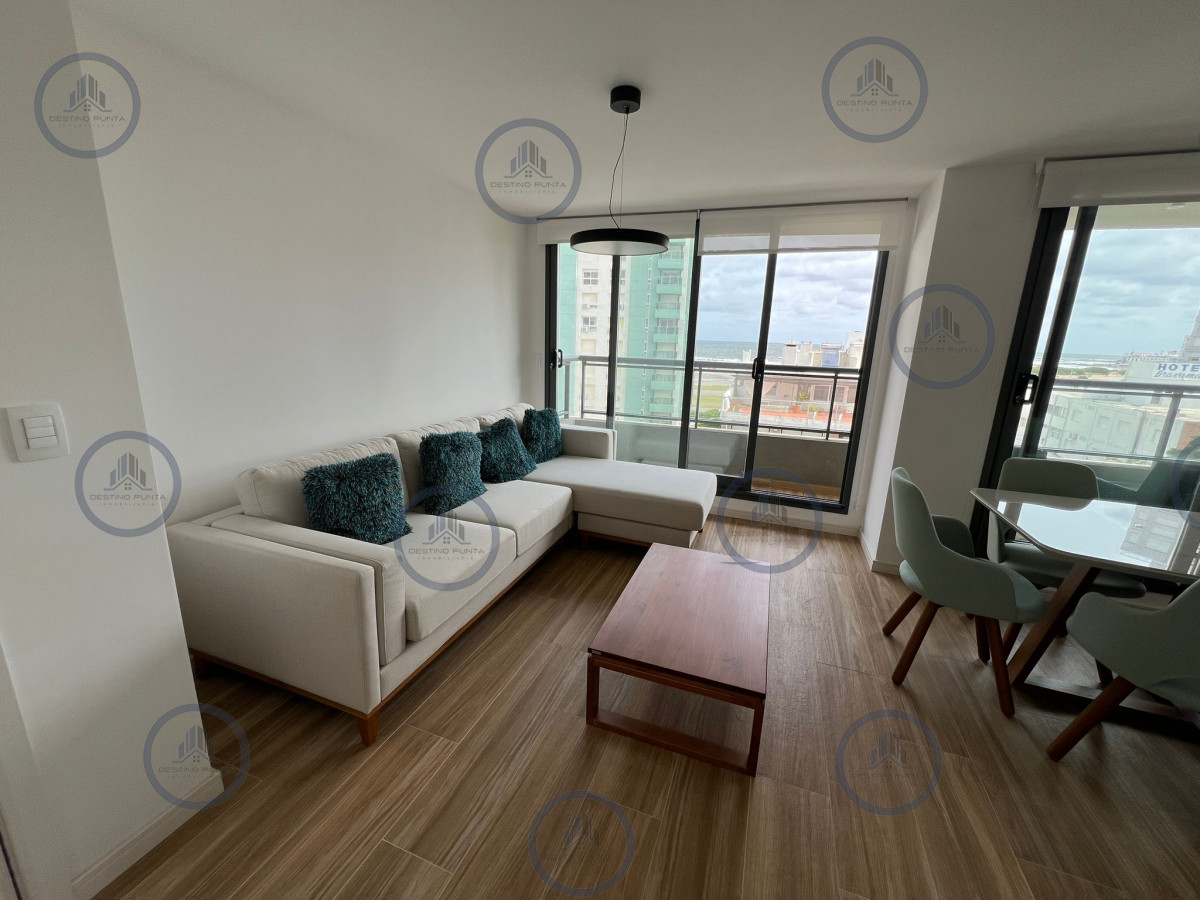 Apartamento ID.1756 - Apartamento de 2 Dormitorios a una Cuadra del Mar, Playa Brava Punta del Este