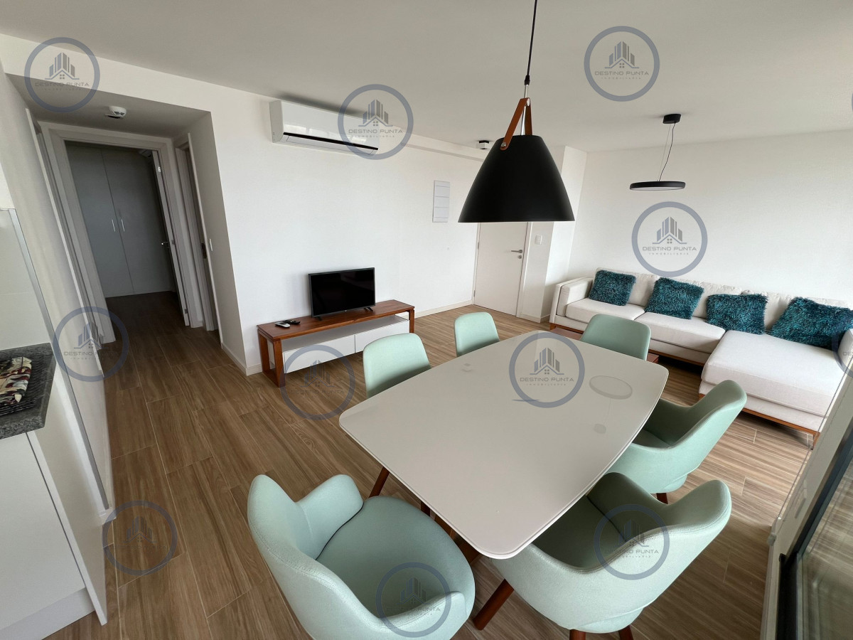 Apartamento ID.1756 - Apartamento de 2 Dormitorios a una Cuadra del Mar, Playa Brava Punta del Este