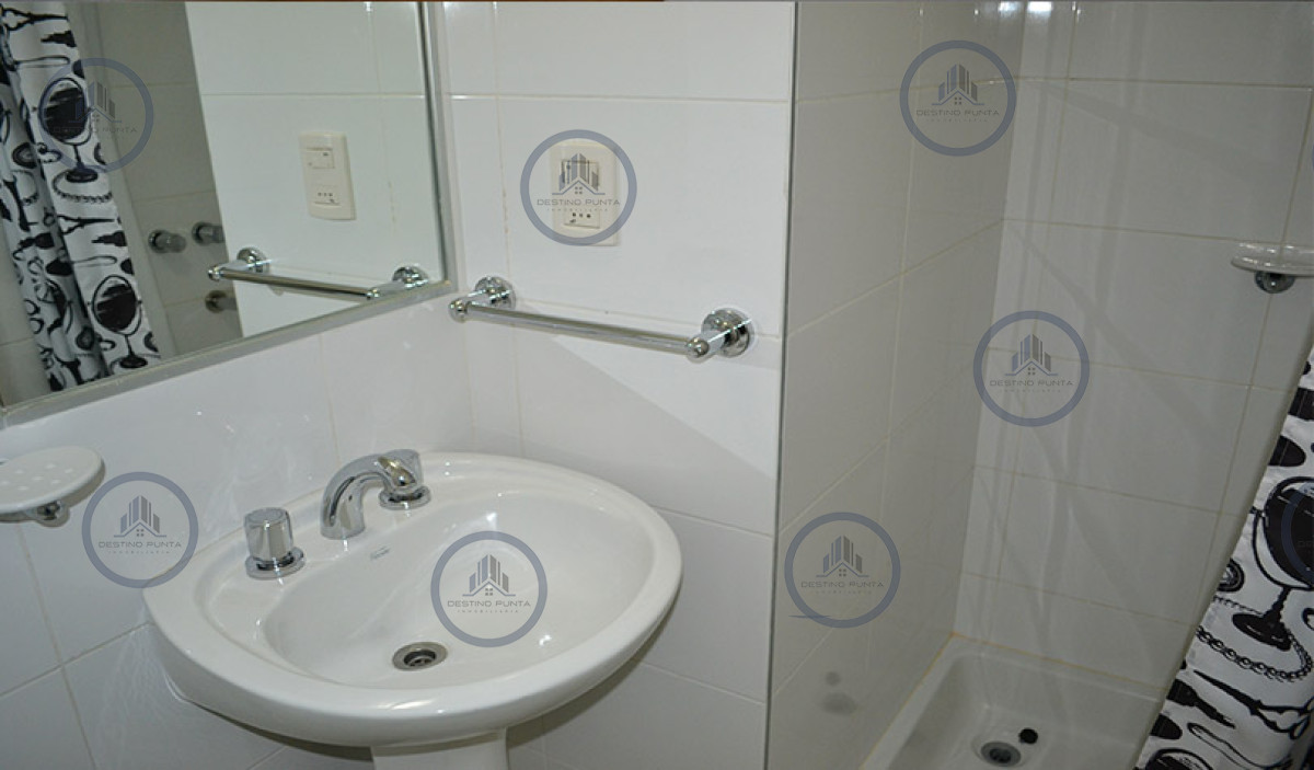 Apartamento ID.296 - Alquiler y venta de apartamento esquinero en Torre Le Parc II, Playa Brava, Punta del Este