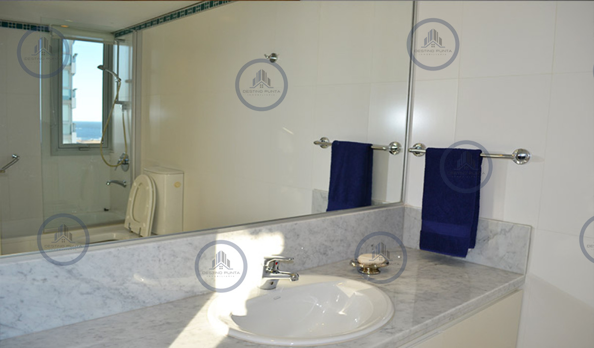 Apartamento ID.296 - Alquiler y venta de apartamento esquinero en Torre Le Parc II, Playa Brava, Punta del Este