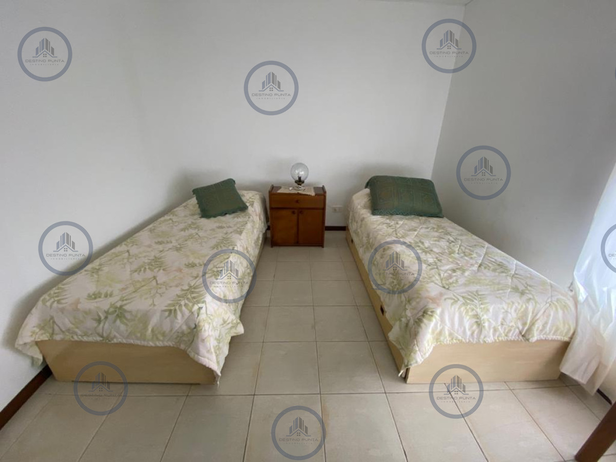 Apartamento ID.2107 - Apartamento de 3 Dormitorios y Parrillero en Alquiler, Playa Mansa Punta del Este