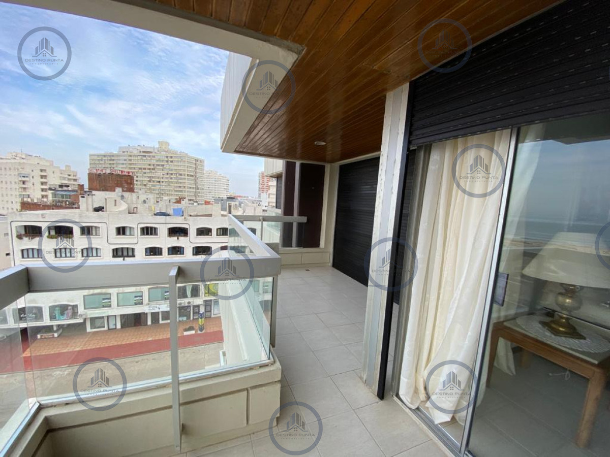 Apartamento ID.2107 - Apartamento de 3 Dormitorios y Parrillero en Alquiler, Playa Mansa Punta del Este