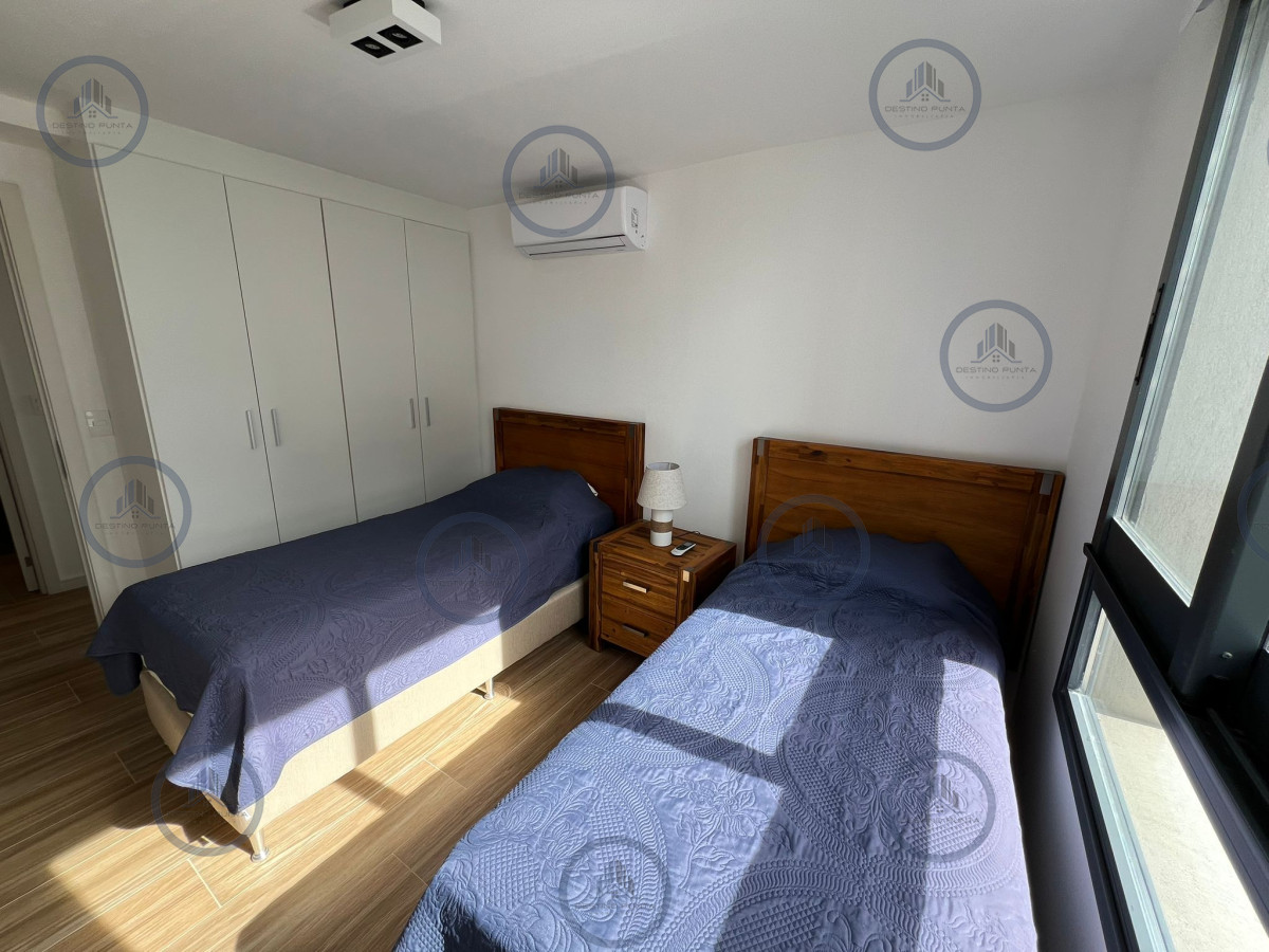 Apartamento ID.1756 - Apartamento de 2 Dormitorios a una Cuadra del Mar, Playa Brava Punta del Este