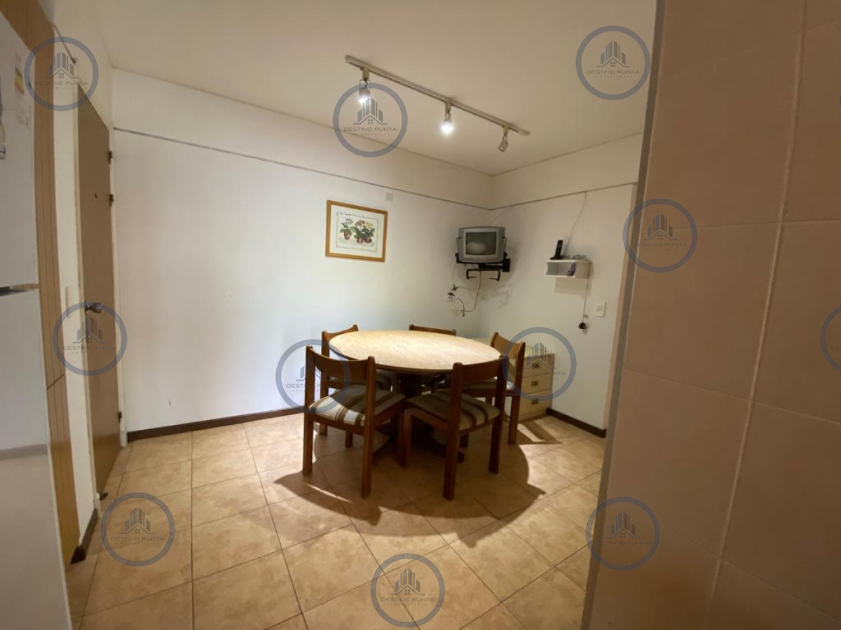 Apartamento ID.2107 - Apartamento de 3 Dormitorios y Parrillero en Alquiler, Playa Mansa Punta del Este