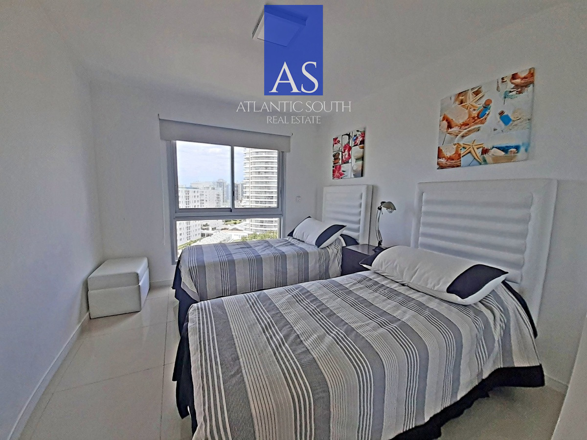 Apartamento ID.3746 - Apartamento moderno 2 dormitorios piso alto a pasos del mar en Playa Brava
