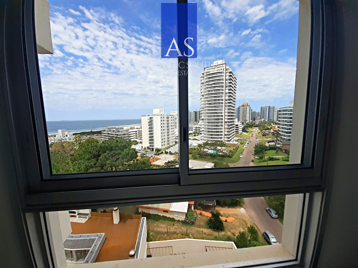 Apartamento ID.3746 - Apartamento moderno 2 dormitorios piso alto a pasos del mar en Playa Brava