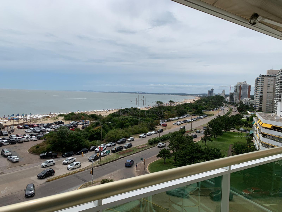 Apartamento ID.3458 - Mansa, 3 dormitorios primera linea