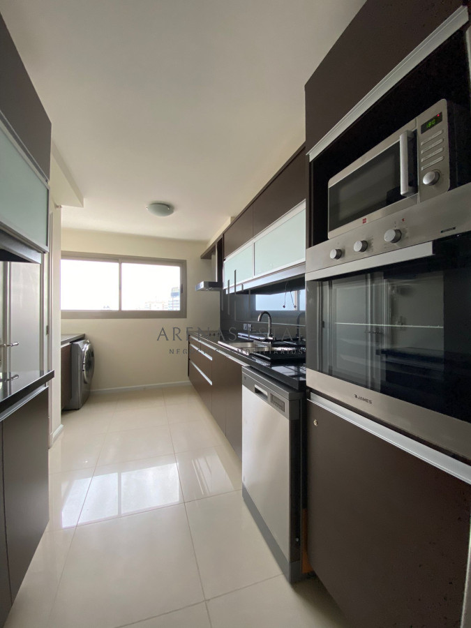 Apartamento ID.4376 - Apartamento de 2 dormitorio en Torre impriale , Punta del este , Playa brava 