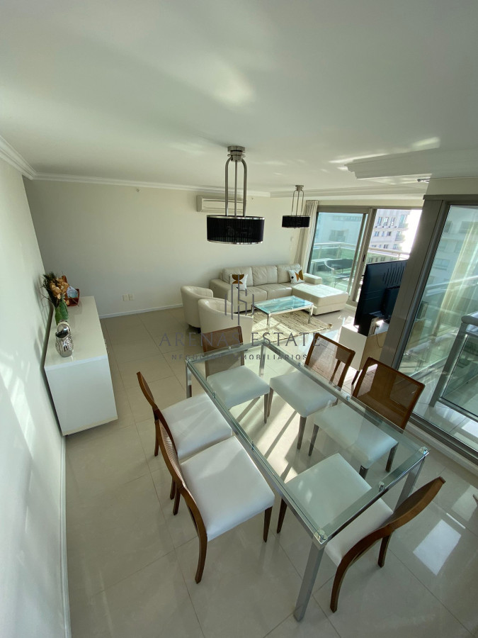 Apartamento ID.4376 - Apartamento de 2 dormitorio en Torre impriale , Punta del este , Playa brava 