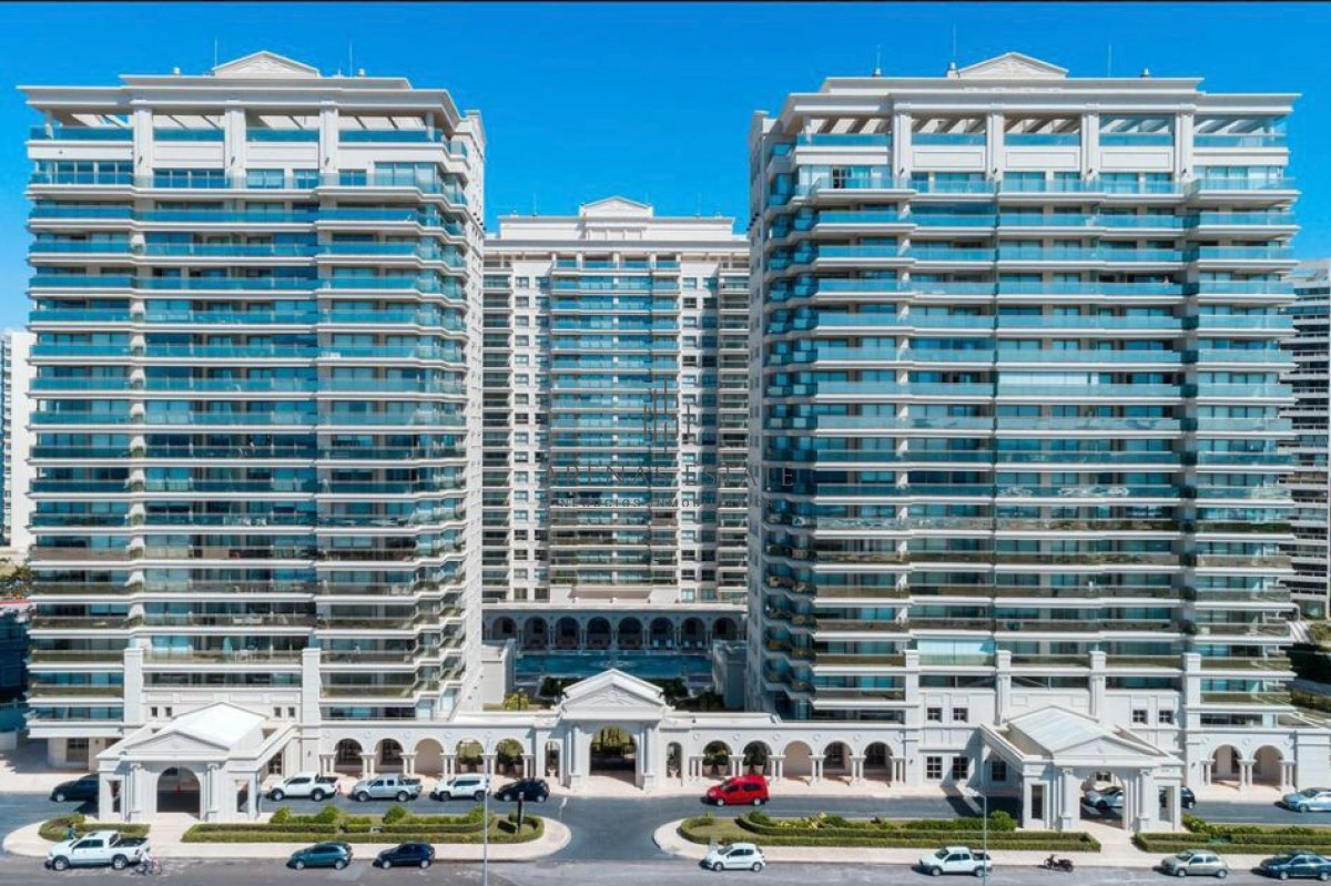 Apartamento ID.4376 - Apartamento de 2 dormitorio en Torre impriale , Punta del este , Playa brava 