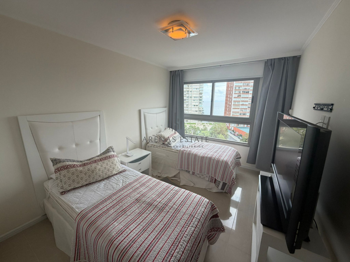 Apartamento ID.4375 - Apartamento de 3 dormitorios en Venta en Punta del este , Playa brava , Torre imperiale 