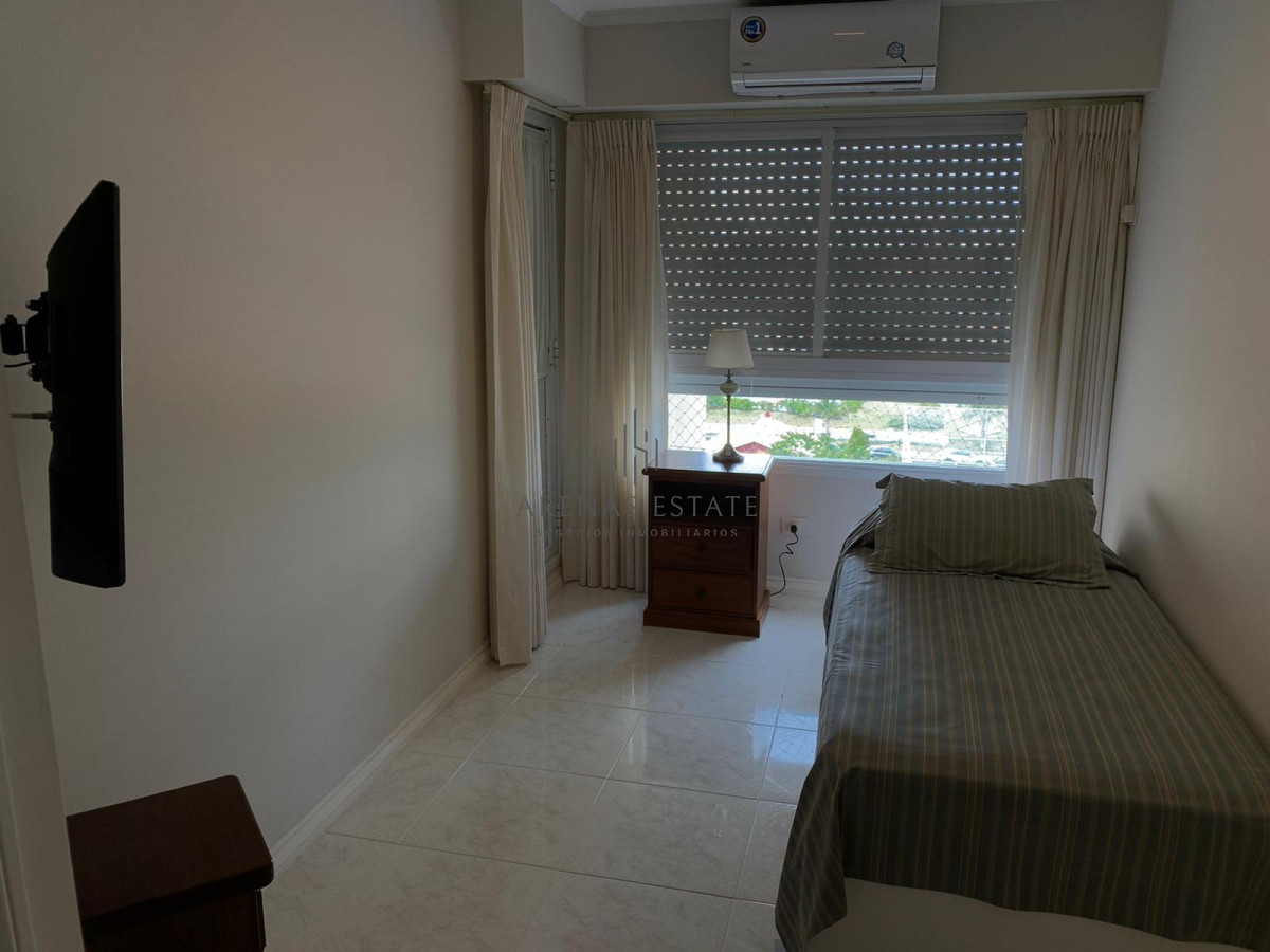 Apartamento ID.3458 - Mansa, 3 dormitorios primera linea