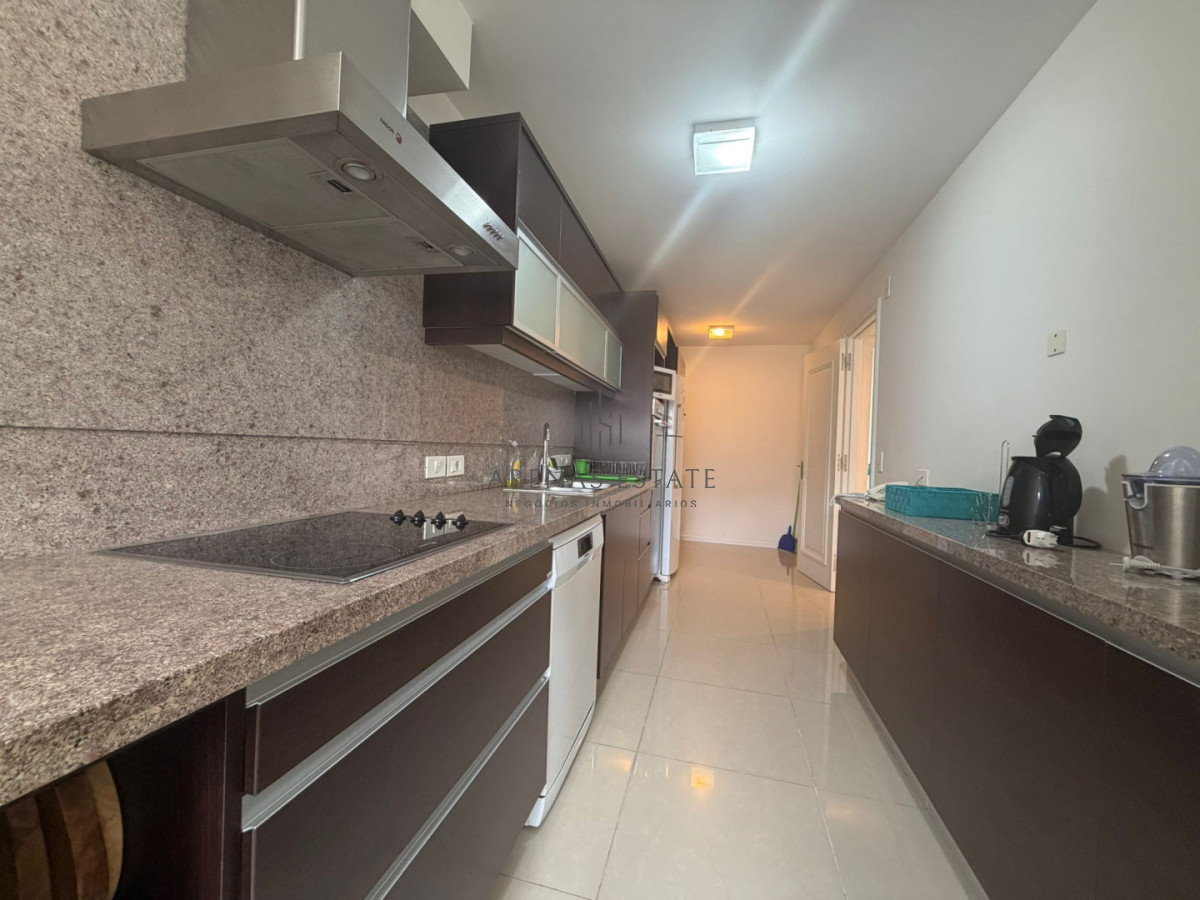 Apartamento ID.4375 - Apartamento de 3 dormitorios en Venta en Punta del este , Playa brava , Torre imperiale 