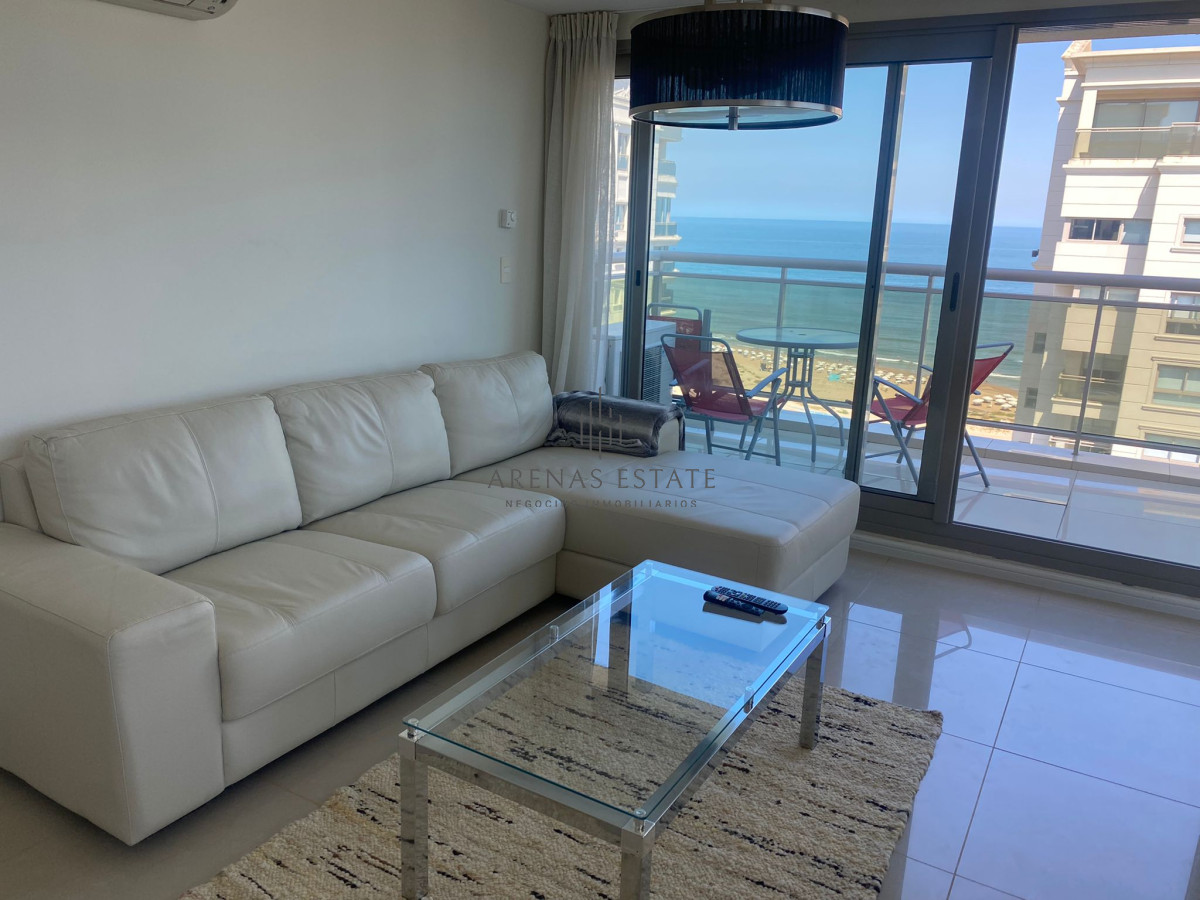 Apartamento ID.4376 - Apartamento de 2 dormitorio en Torre impriale , Punta del este , Playa brava 