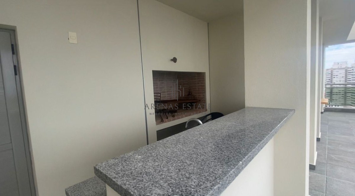 Apartamento ID.4376 - Apartamento de 2 dormitorio en Torre impriale , Punta del este , Playa brava 