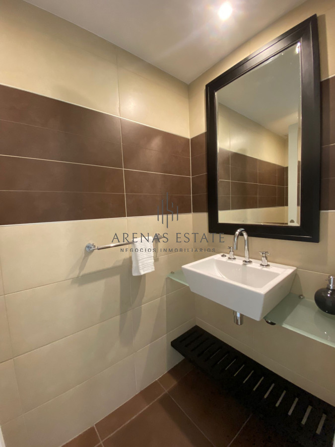 Apartamento ID.4376 - Apartamento de 2 dormitorio en Torre impriale , Punta del este , Playa brava 