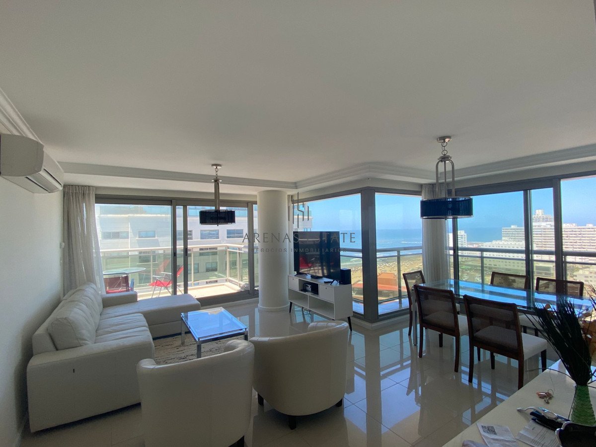 Apartamento ID.4376 - Apartamento de 2 dormitorio en Torre impriale , Punta del este , Playa brava 