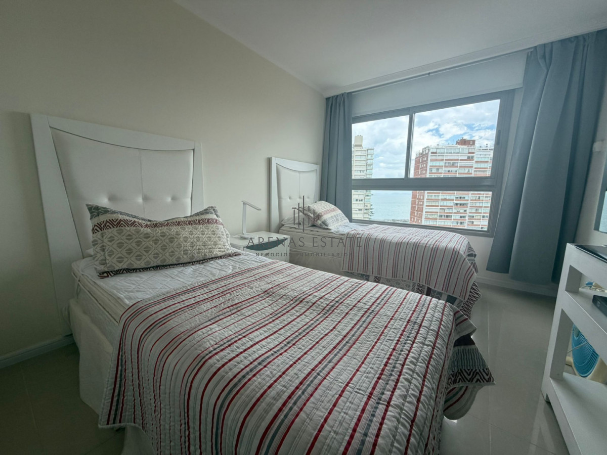 Apartamento ID.4375 - Apartamento de 3 dormitorios en Venta en Punta del este , Playa brava , Torre imperiale 