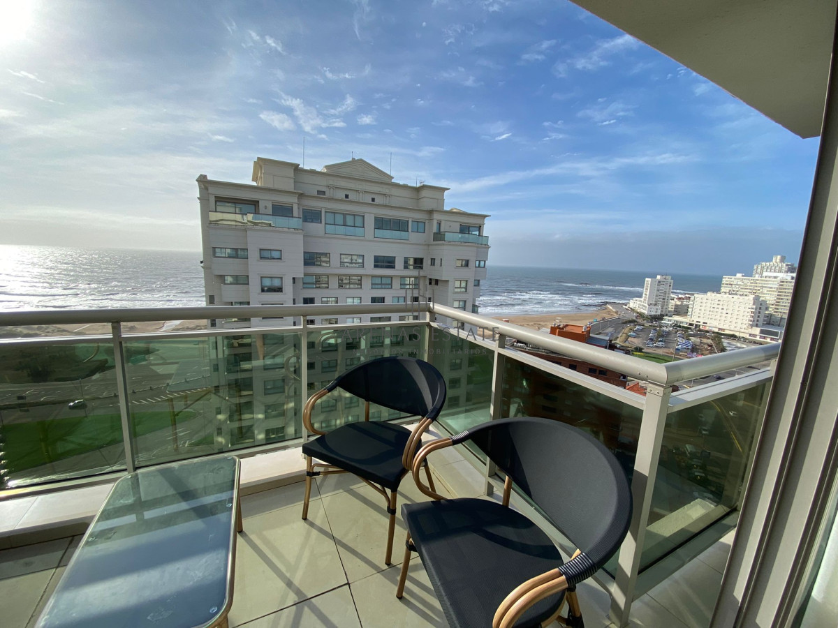 Apartamento ID.4376 - Apartamento de 2 dormitorio en Torre impriale , Punta del este , Playa brava 
