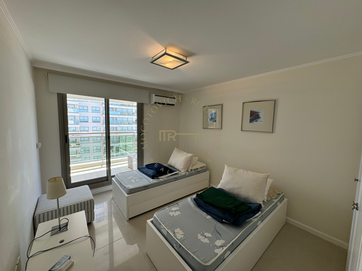 Apartamento ID.2936 - Brava, 3 dormitorios y dependencia