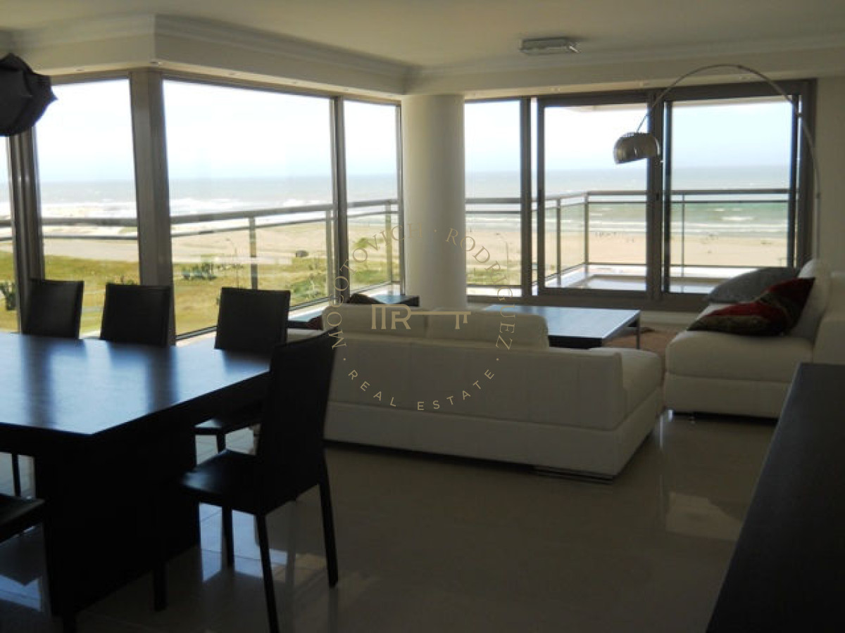 Apartamento ID.2936 - Brava, 3 dormitorios y dependencia