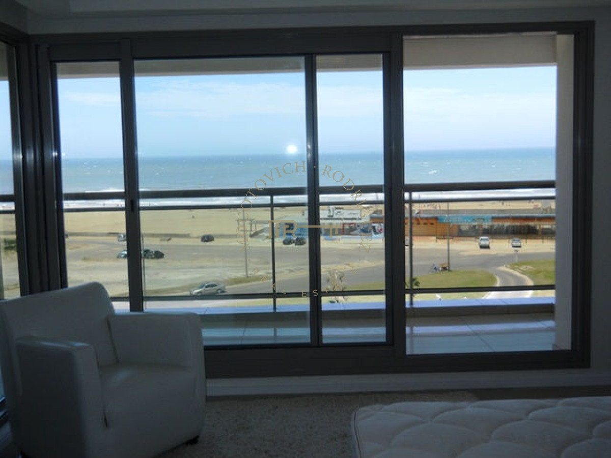 Apartamento ID.2936 - Brava, 3 dormitorios y dependencia