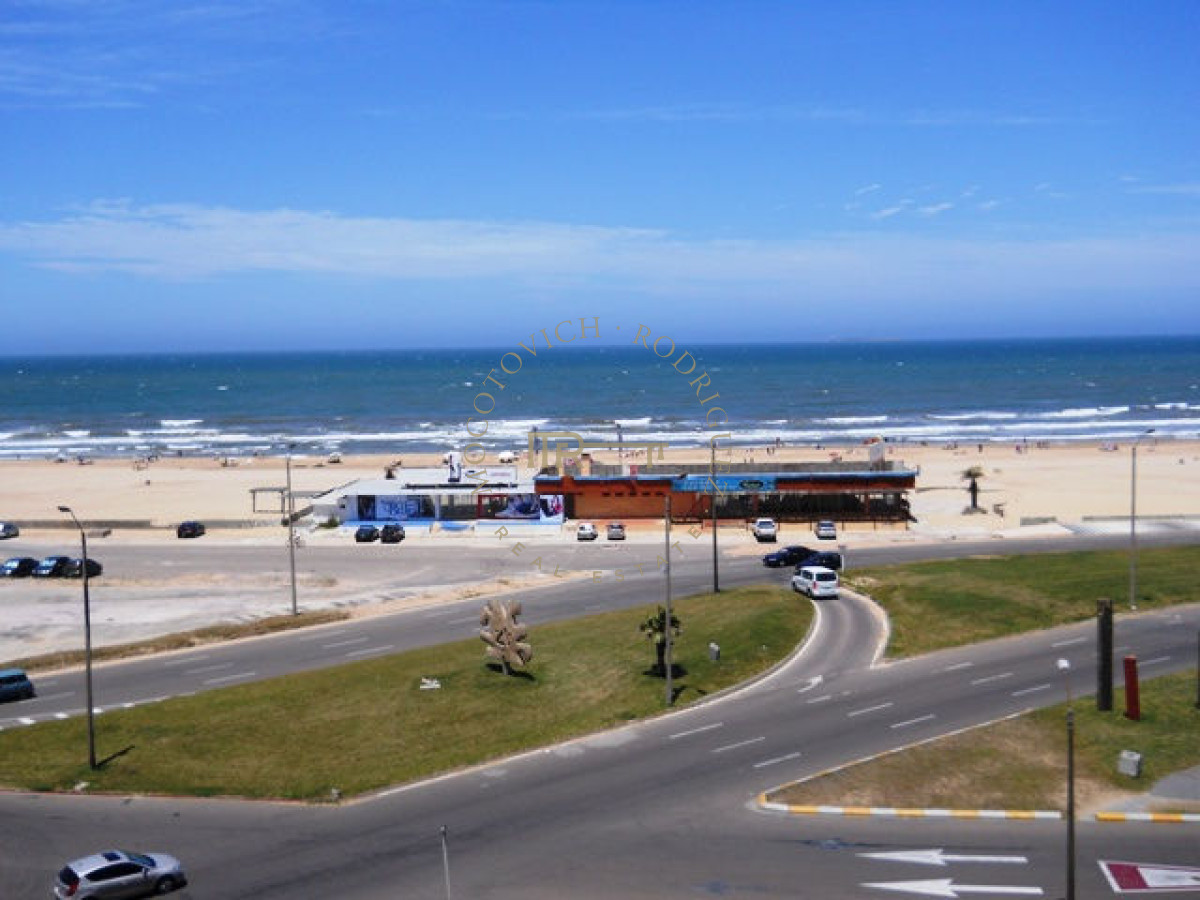 Apartamento ID.2936 - Brava, 3 dormitorios y dependencia