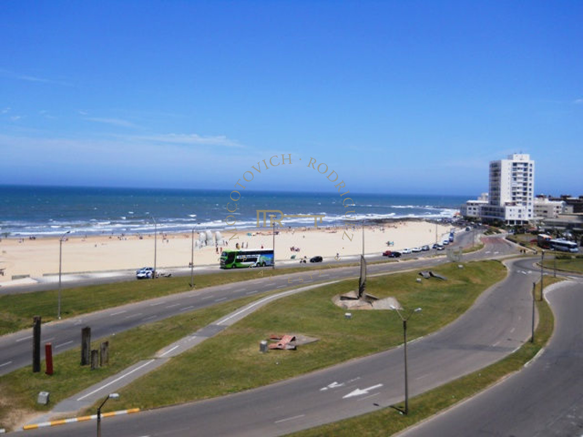 Apartamento ID.2936 - Brava, 3 dormitorios y dependencia