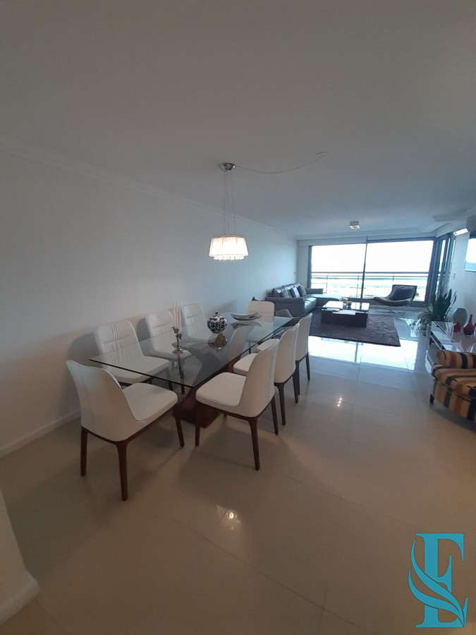Apartamento ID.963 - Apartamento en venta de 3 dormitorios en Punta del este , Torre Imperiale , Playa Mansa 