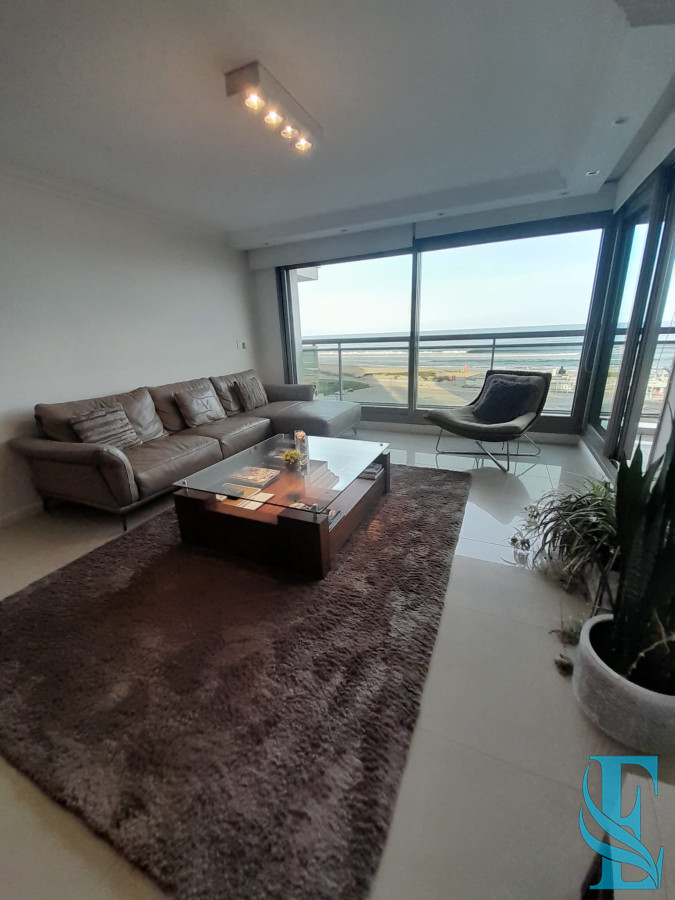 Apartamento ID.963 - Apartamento en venta de 3 dormitorios en Punta del este , Torre Imperiale , Playa Mansa 