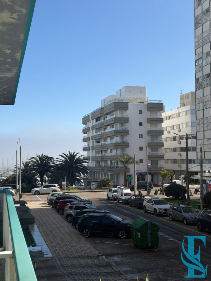 Apartamento ID.1007 - Apartamento de 1 dormitorio en Venta en Punta del este , Península , Bajos gastos a pasos del mar 