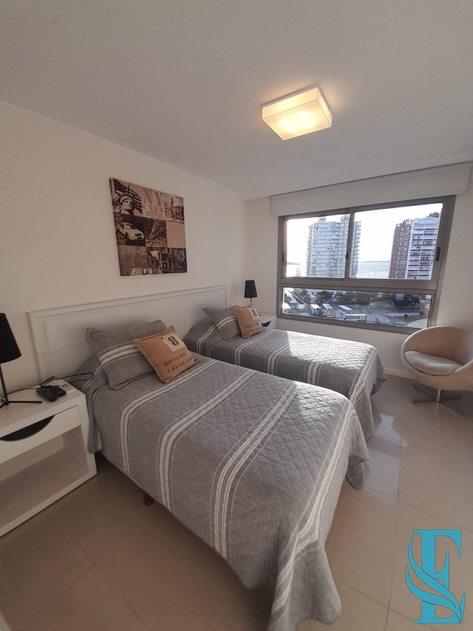 Apartamento ID.963 - Apartamento en venta de 3 dormitorios en Punta del este , Torre Imperiale , Playa Mansa 