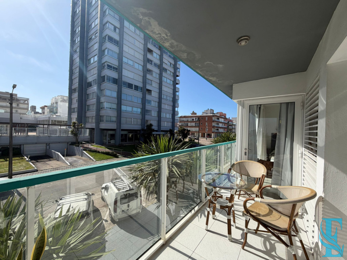 Apartamento ID.1007 - Apartamento de 1 dormitorio en Venta en Punta del este , Península , Bajos gastos a pasos del mar 