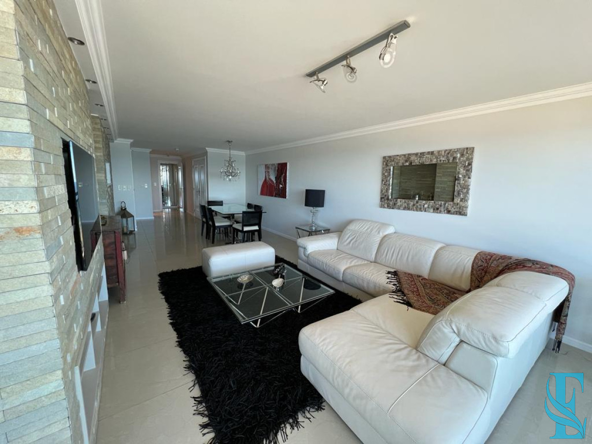 Apartamento ID.962 - Apartamento de 3 dormitorios en Torre Imperiale , Punta del este 