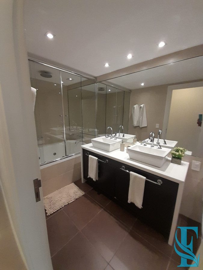 Apartamento ID.963 - Apartamento en venta de 3 dormitorios en Punta del este , Torre Imperiale , Playa Mansa 
