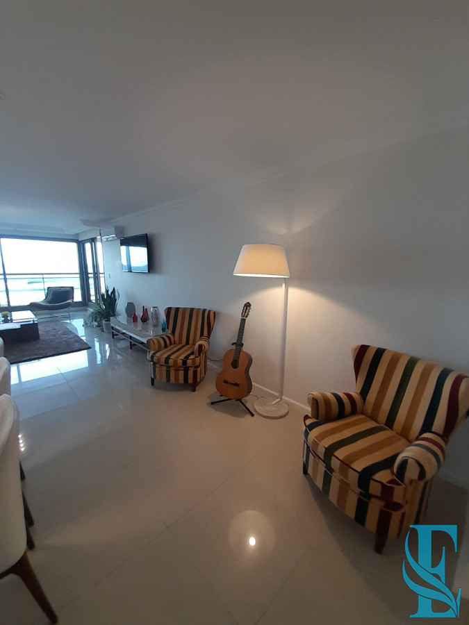 Apartamento ID.963 - Apartamento en venta de 3 dormitorios en Punta del este , Torre Imperiale , Playa Mansa 