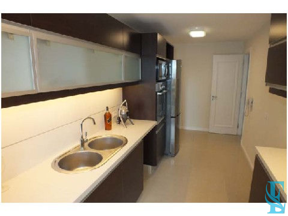 Apartamento ID.962 - Apartamento de 3 dormitorios en Torre Imperiale , Punta del este 