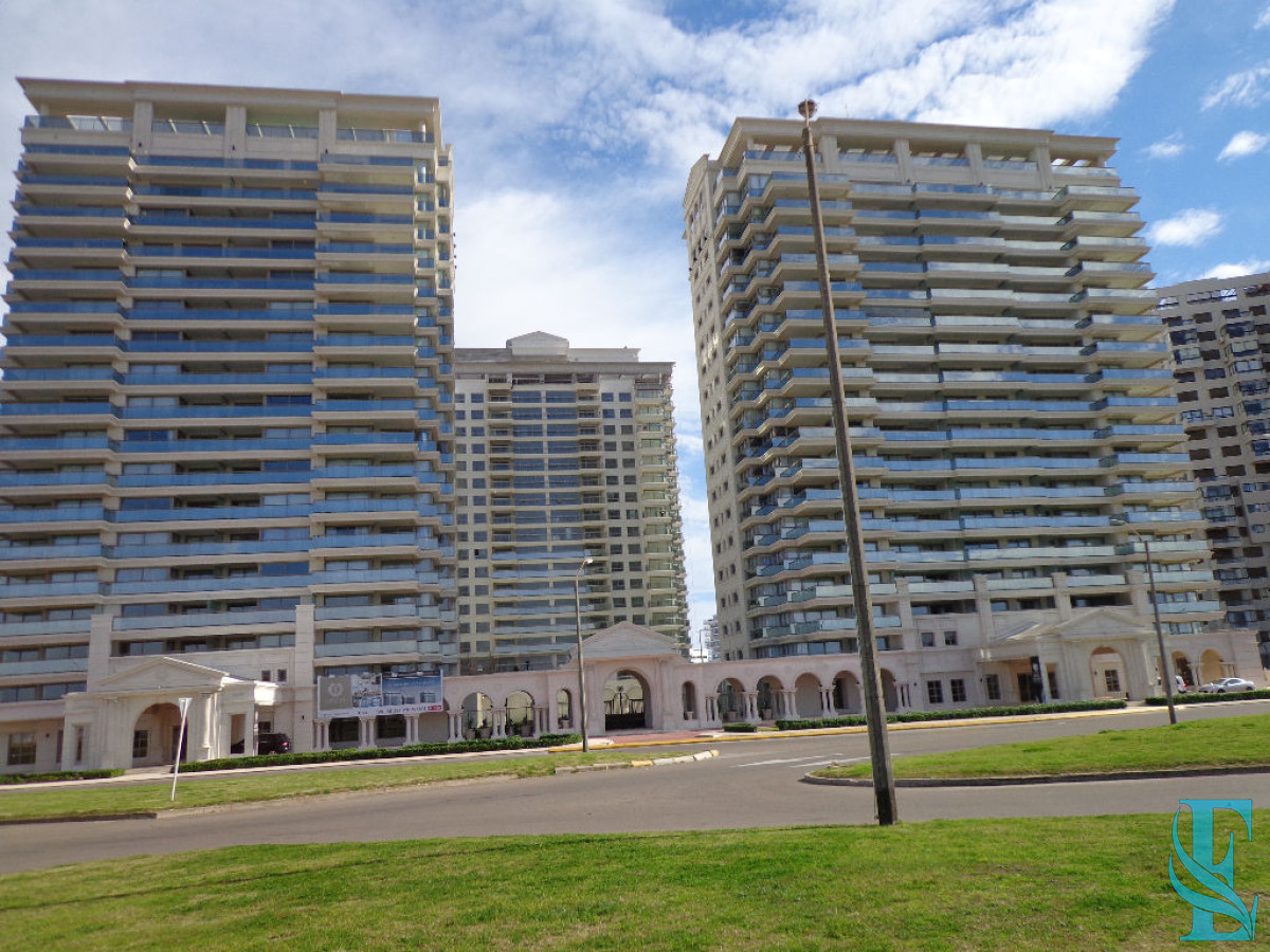 Apartamento ID.962 - Apartamento de 3 dormitorios en Torre Imperiale , Punta del este 