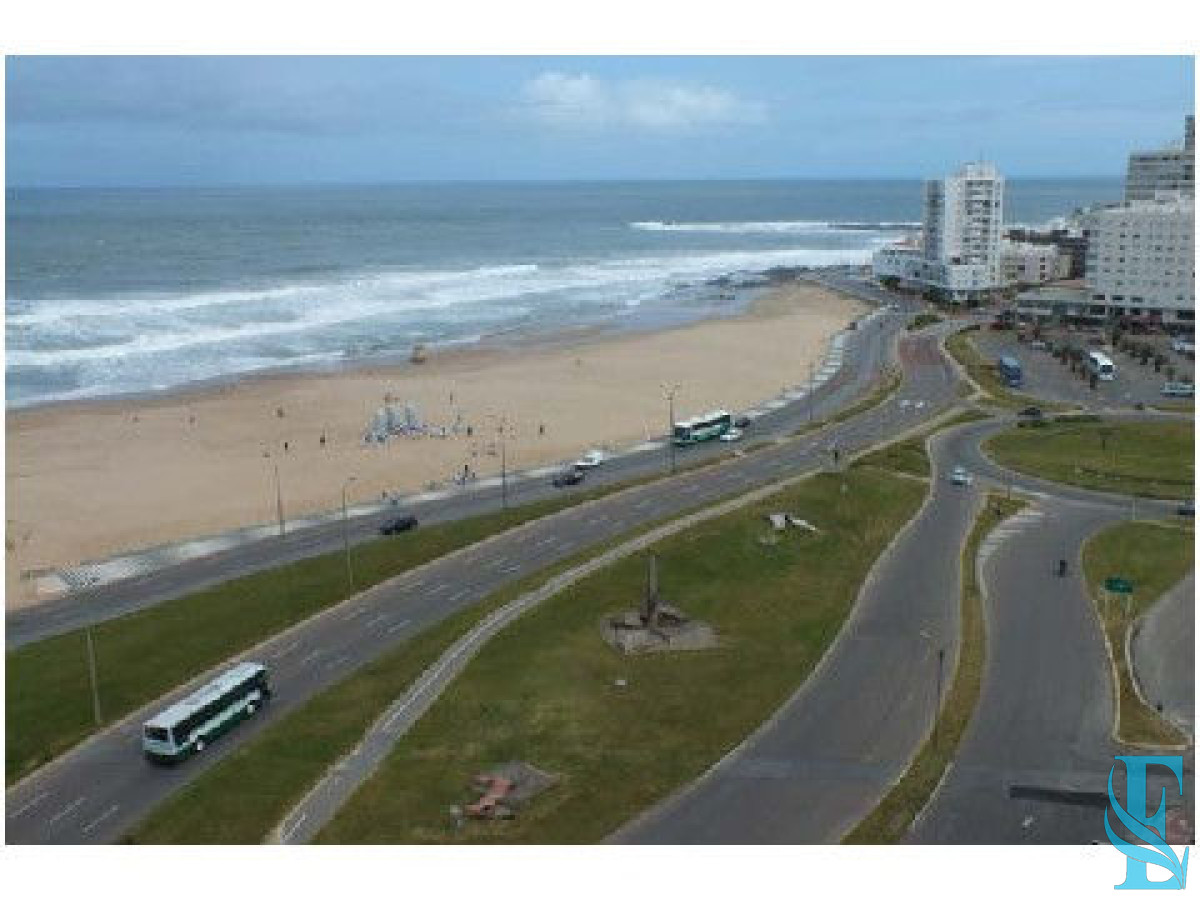 Apartamento ID.962 - Apartamento de 3 dormitorios en Torre Imperiale , Punta del este 