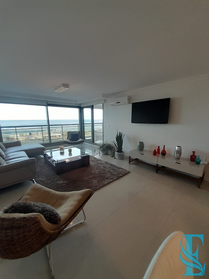 Apartamento ID.963 - Apartamento en venta de 3 dormitorios en Punta del este , Torre Imperiale , Playa Mansa 