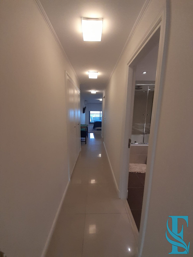 Apartamento ID.963 - Apartamento en venta de 3 dormitorios en Punta del este , Torre Imperiale , Playa Mansa 