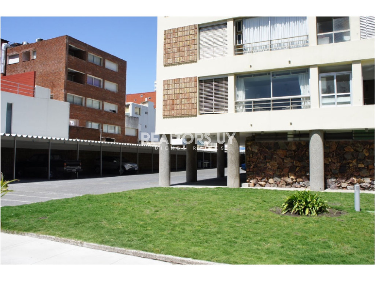 Apartamento ID.279 - Sobre calle 20 y a pasos de todo!!