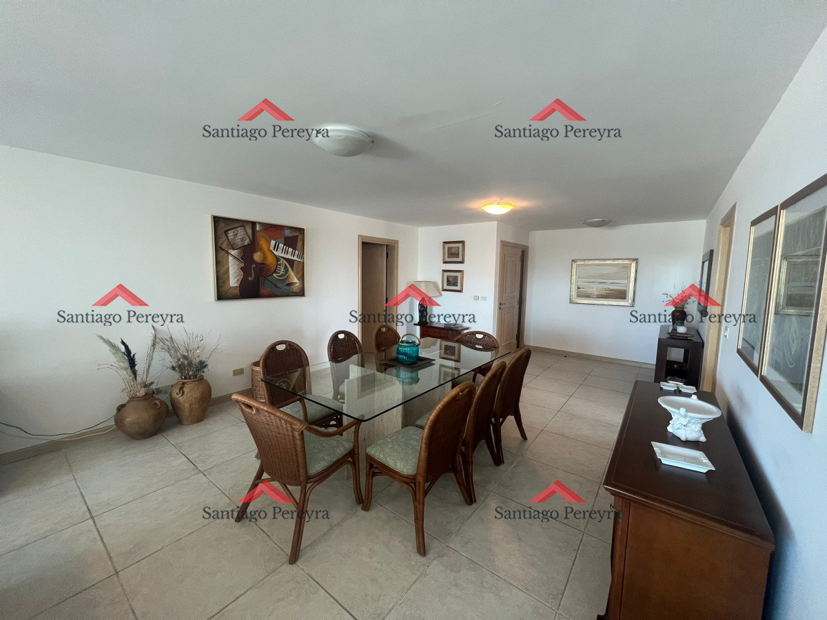 Apartamento ID.5818 - Piso alto frente al mar con parrilla propia.