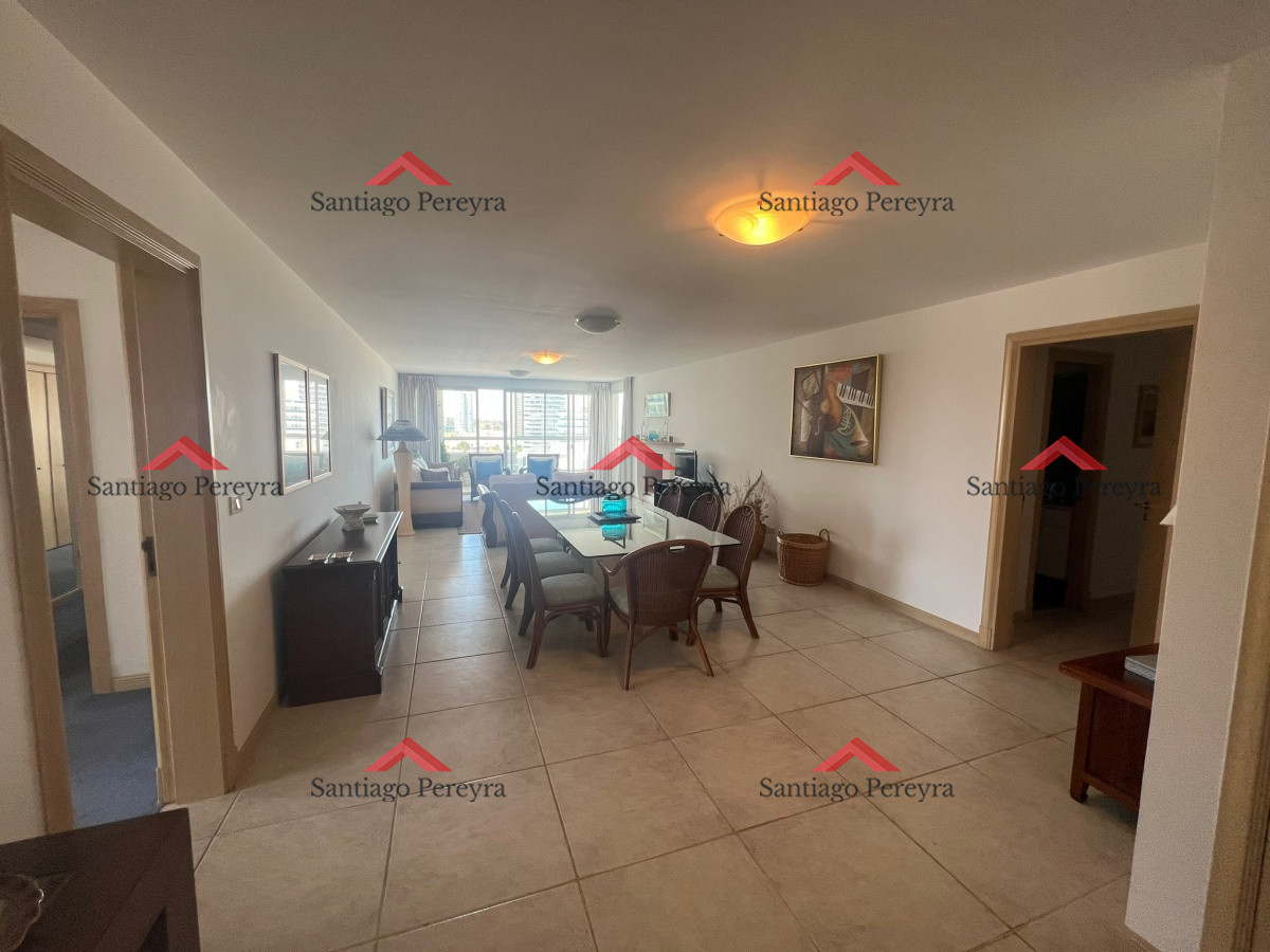 Apartamento ID.5818 - Piso alto frente al mar con parrilla propia.