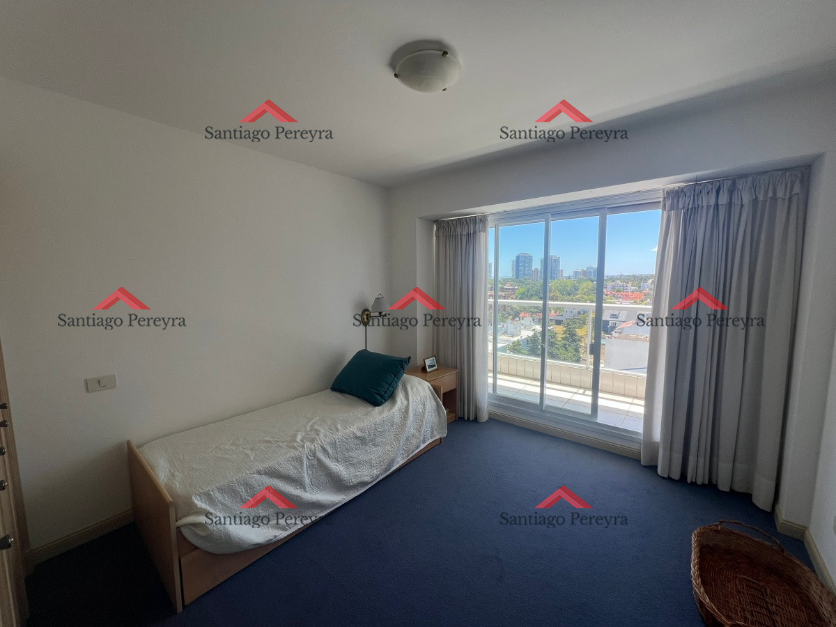 Apartamento ID.5818 - Piso alto frente al mar con parrilla propia.